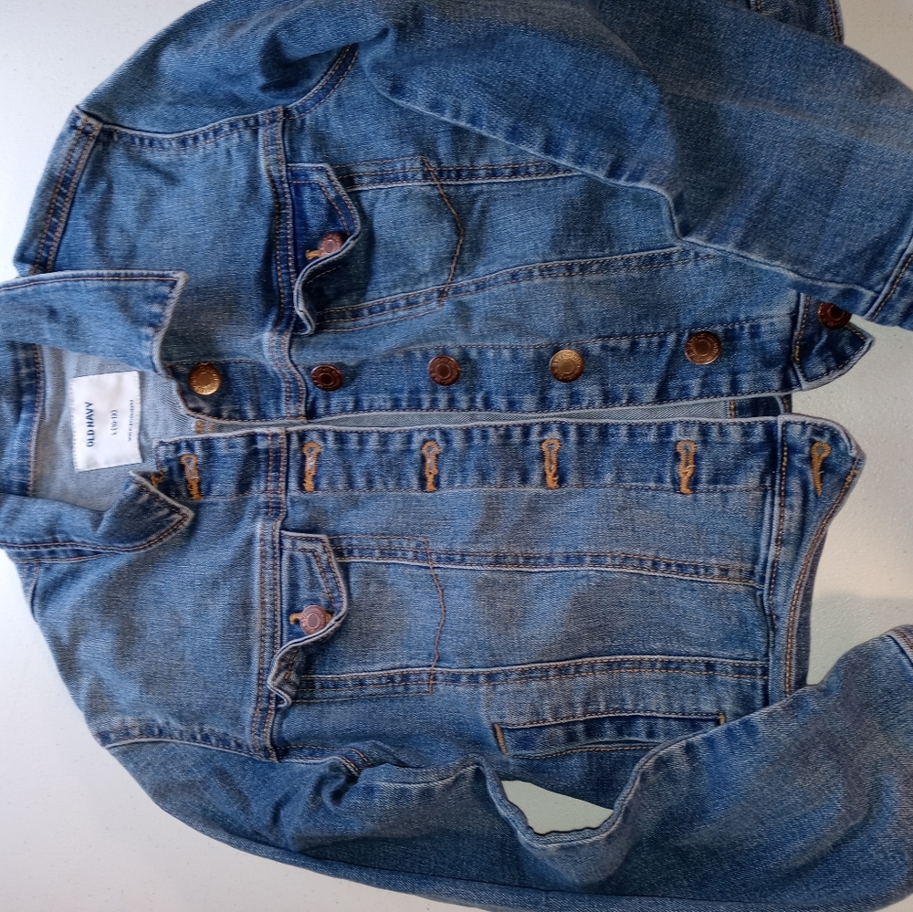Old navy blue jean jacket like new size 10/12 girl